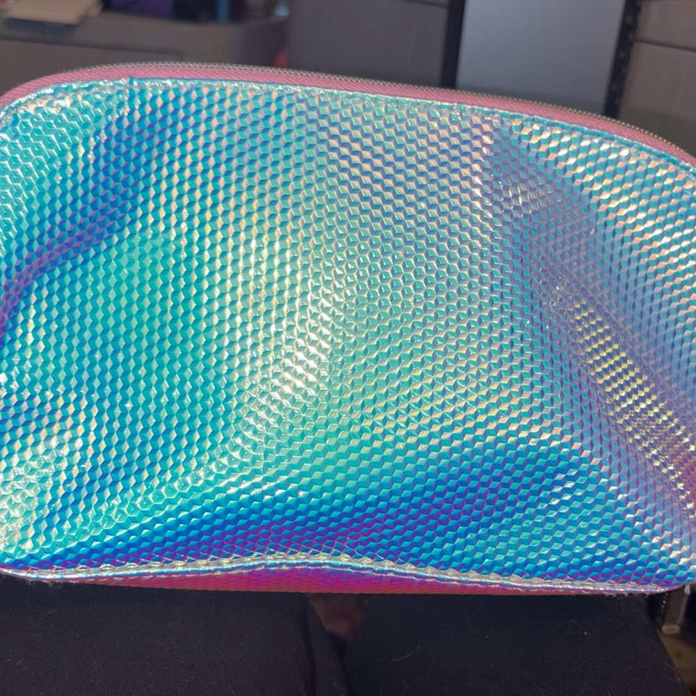NWOT Iridescent Blue-Purple Holographic Cosmetic Pouch
